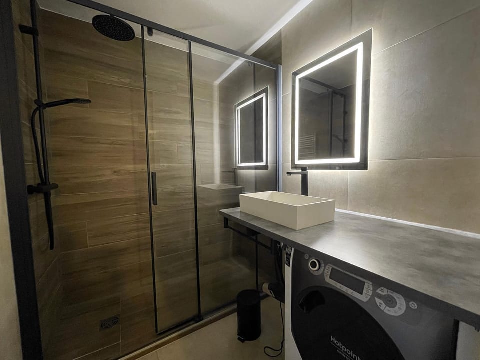 Shower, Bathroom, washing machine
