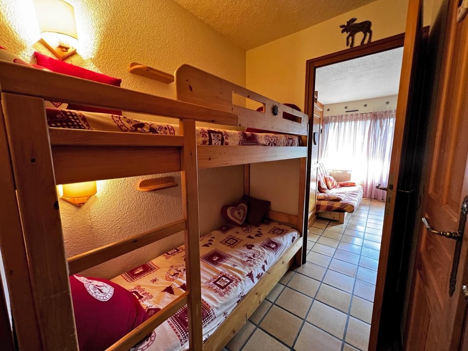 bunk bed