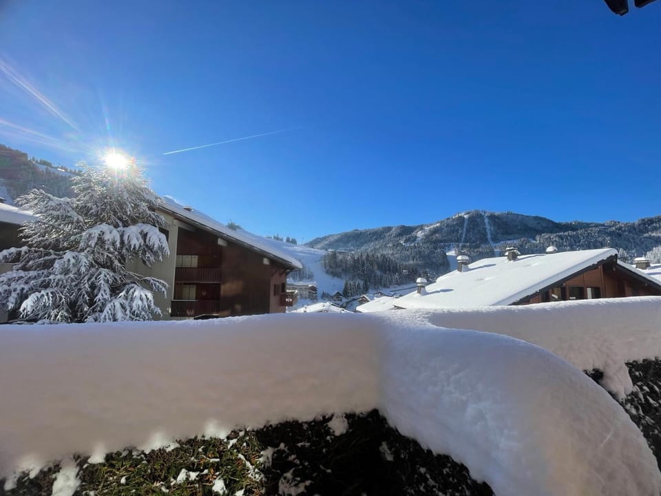 Nearby landmark, Day, Natural landscape, Winter, Mountain view