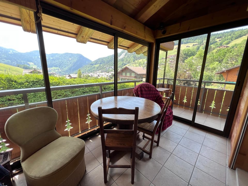 Balcony/Terrace, Mountain view