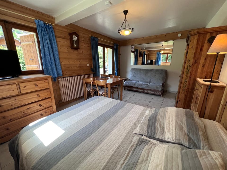 Living room, Photo of the whole room