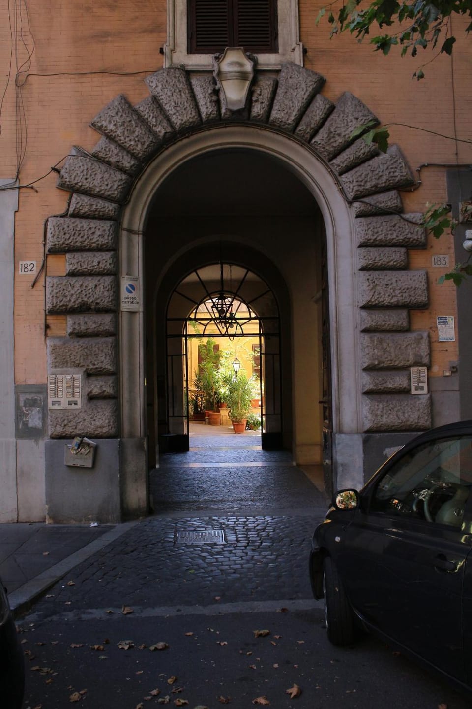 Facade/entrance