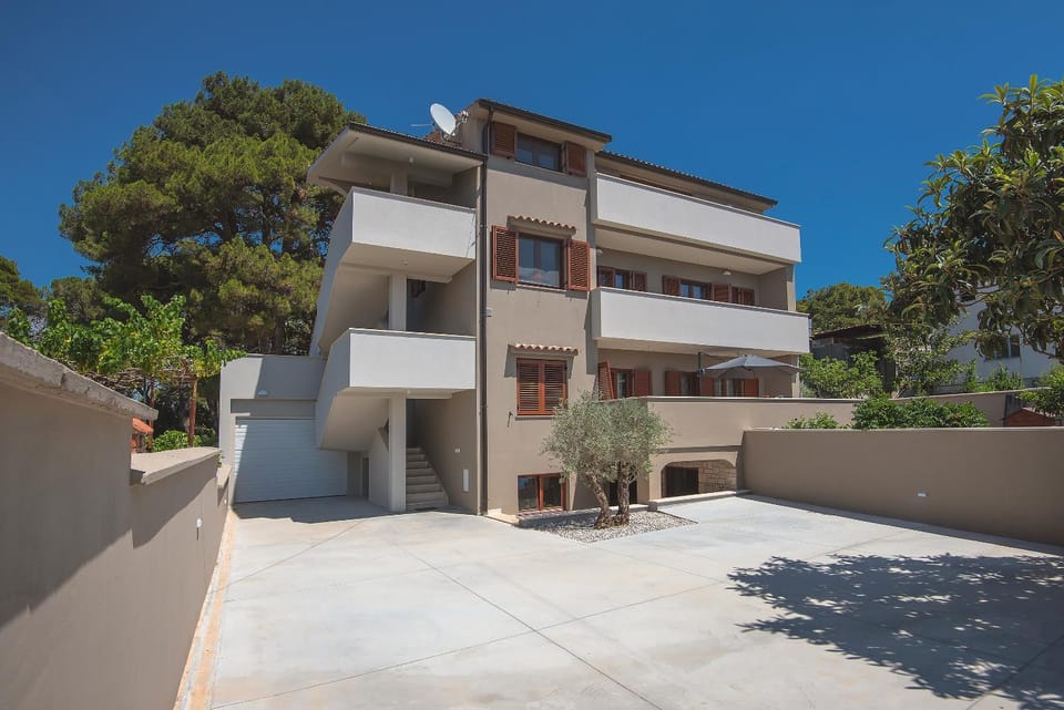 Villa Authentic Apartment in Pula