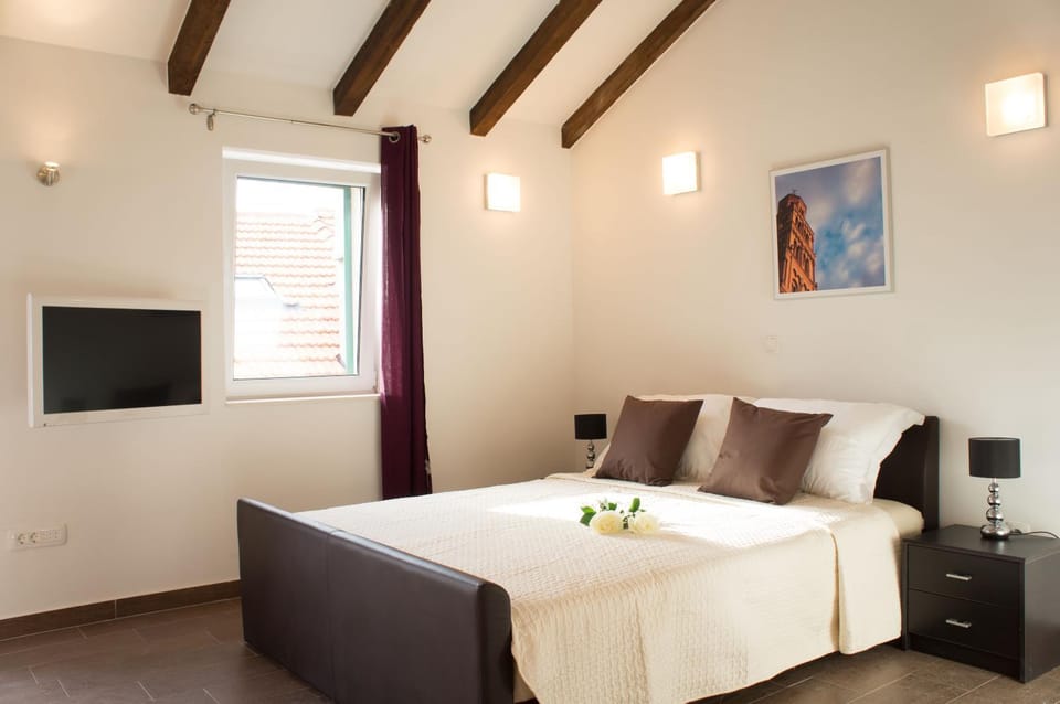 Bed, TV and multimedia