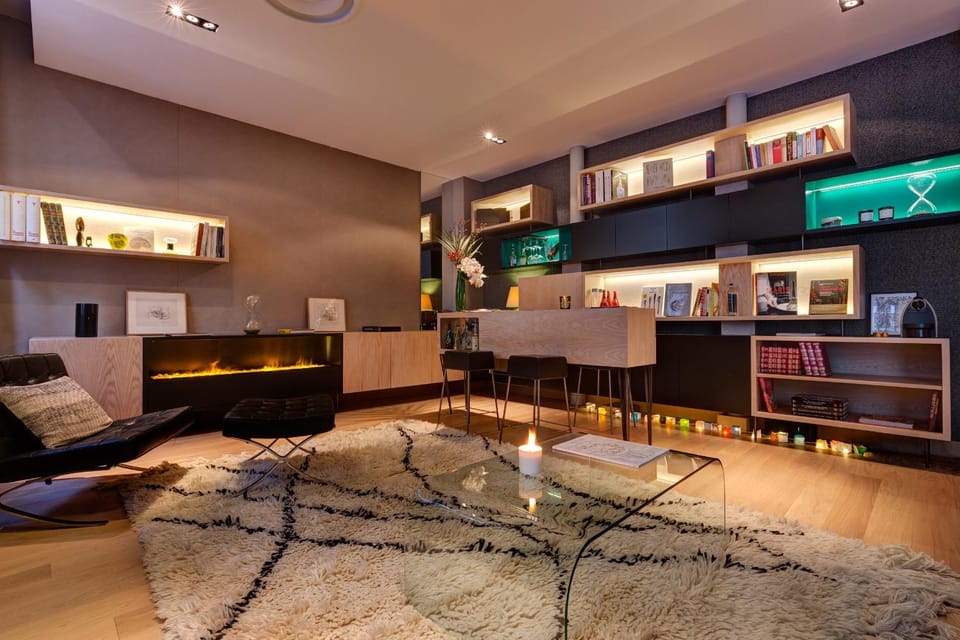 Communal lounge/ TV room, Library, Lobby or reception, Lounge or bar