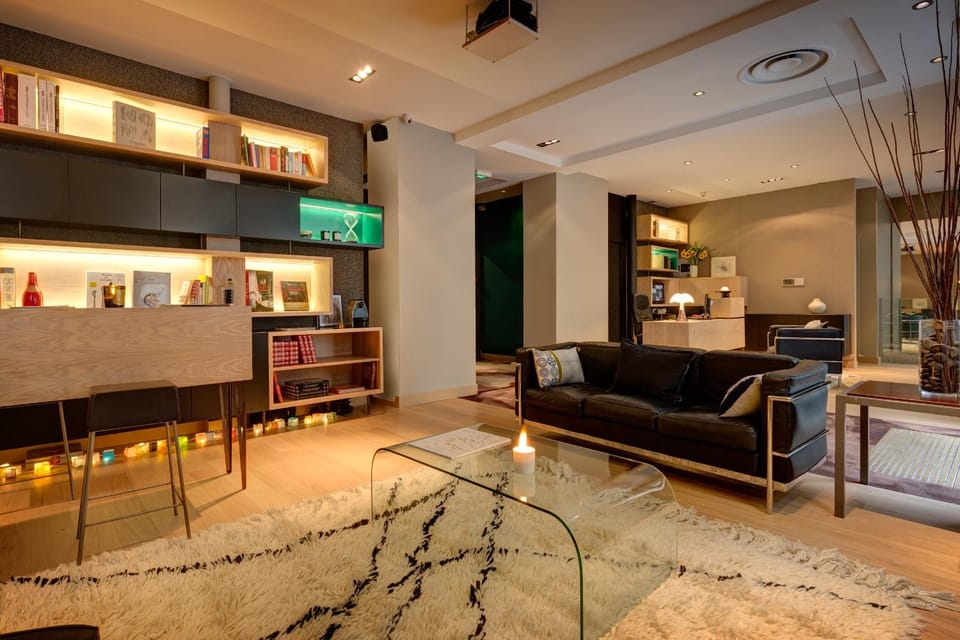 Lounge or bar