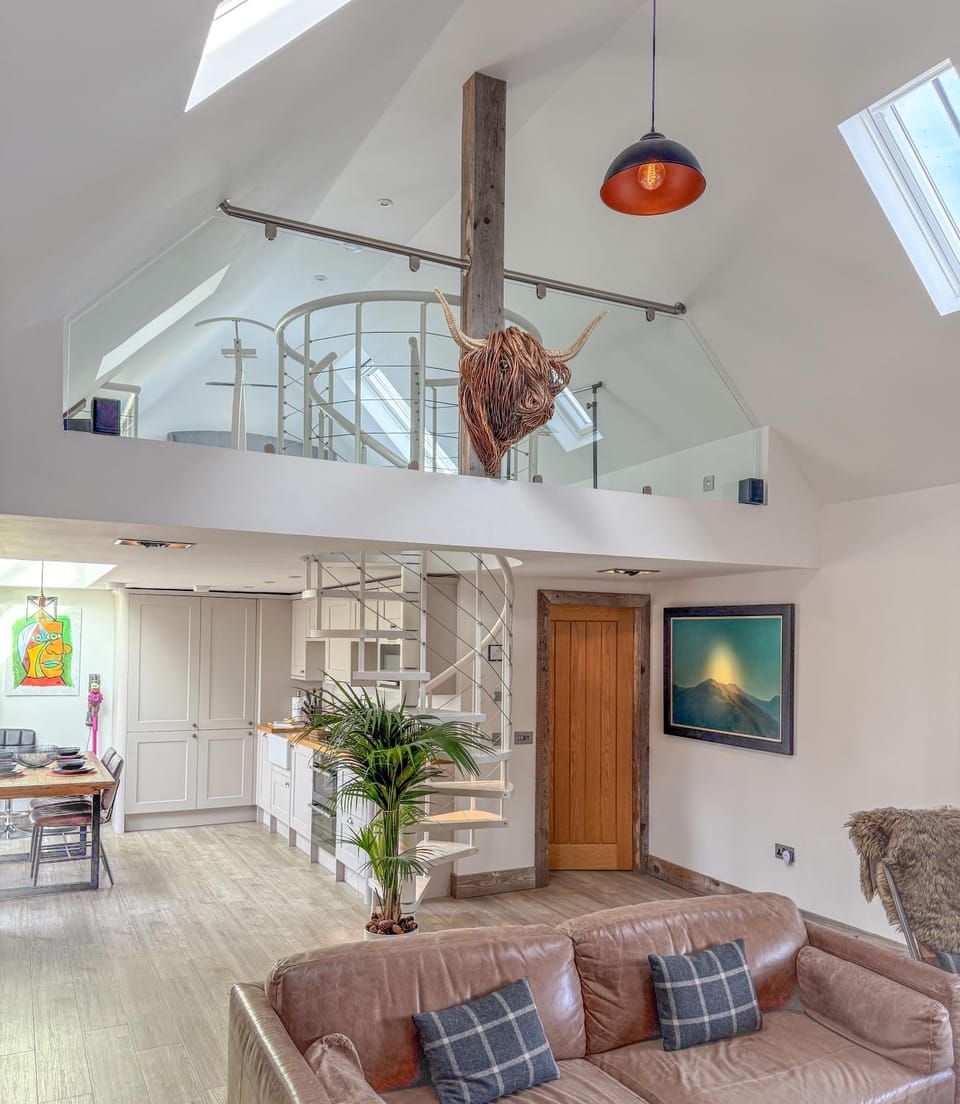 Balloan Cottage Cowshed House in Inverness