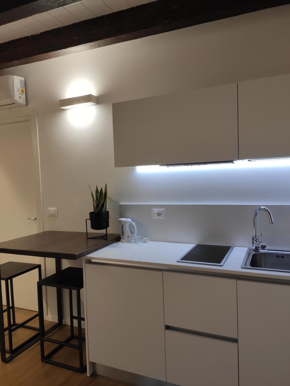 Kitchen or kitchenette, stove