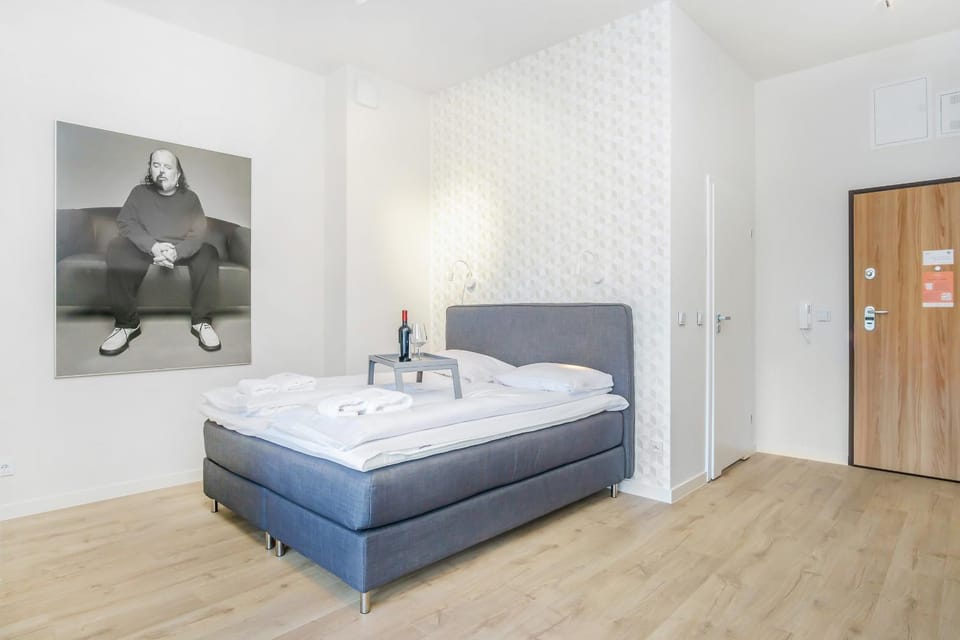 Bed, Living room