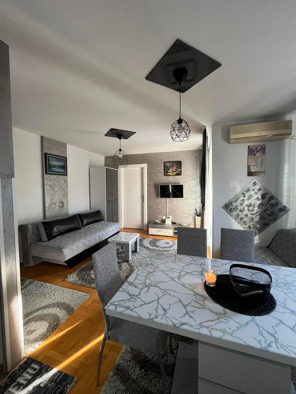 Living room, Dining area