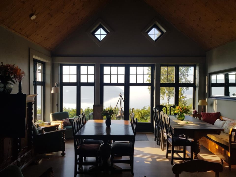 Living room, Seating area, Dining area
