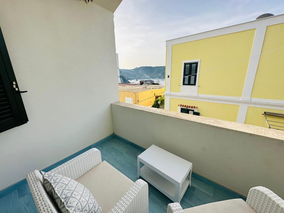 View (from property/room), Balcony/Terrace, Sea view