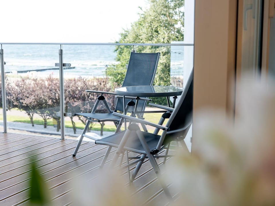 Apartament z widokiem na morze z aneksem kuchennym i basenem Ultra MARINE Apartment in West Pomeranian Voivodeship, Poland