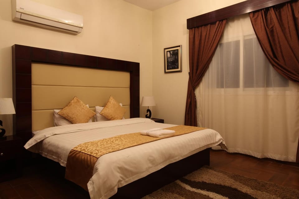 Bed, Bedroom, air conditioner
