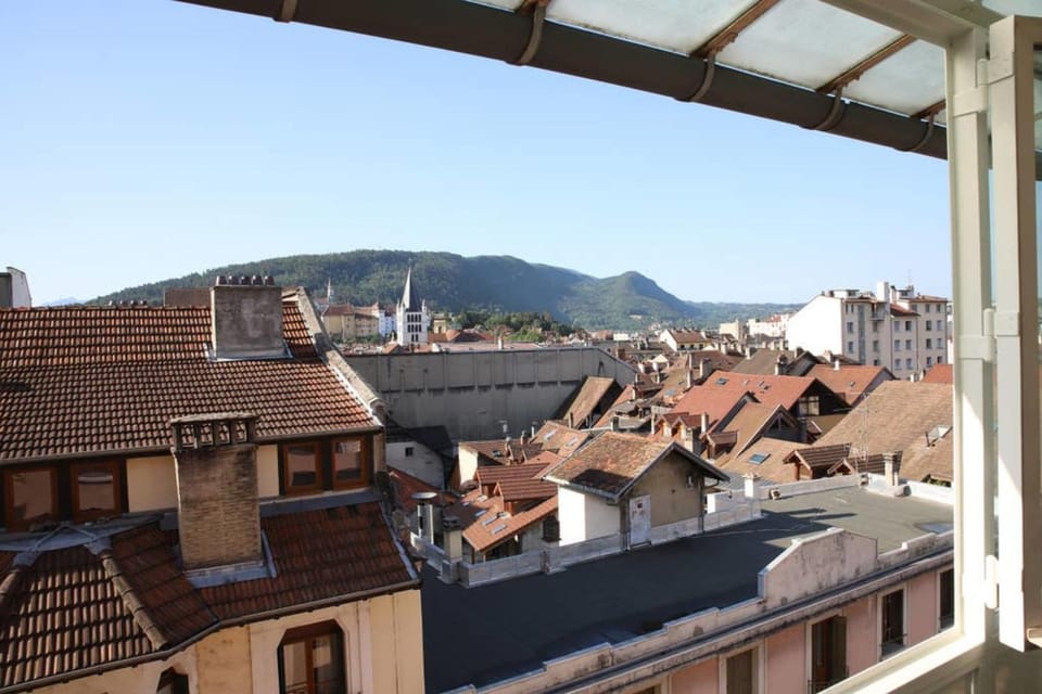 Large 5 rooms in the city center Apartment in Annecy