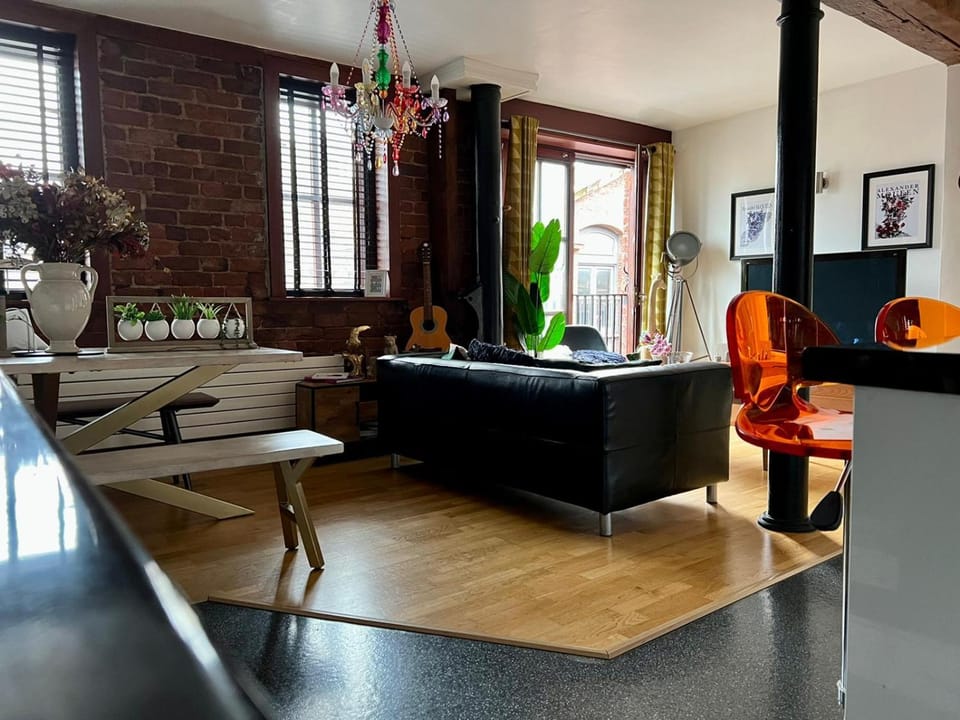 2 Bed Duplex Penthouse Apartment by Mathew Street Sleeps 6 Apartment in Liverpool
