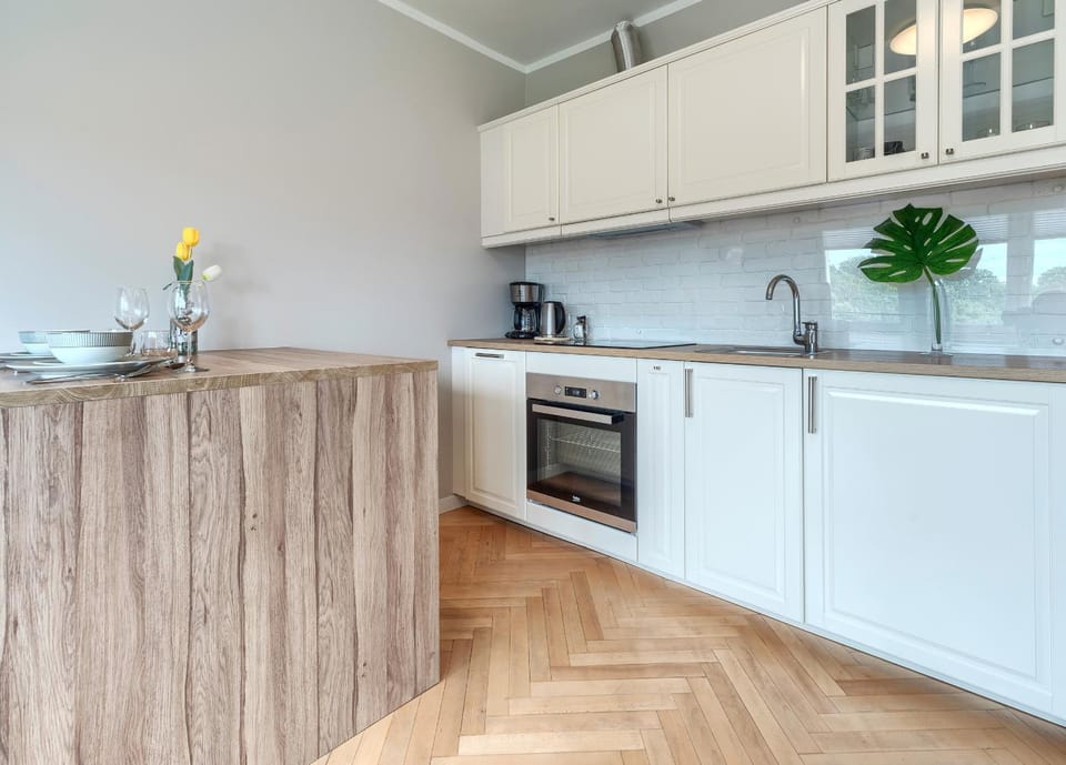 Kitchen or kitchenette, Bedroom