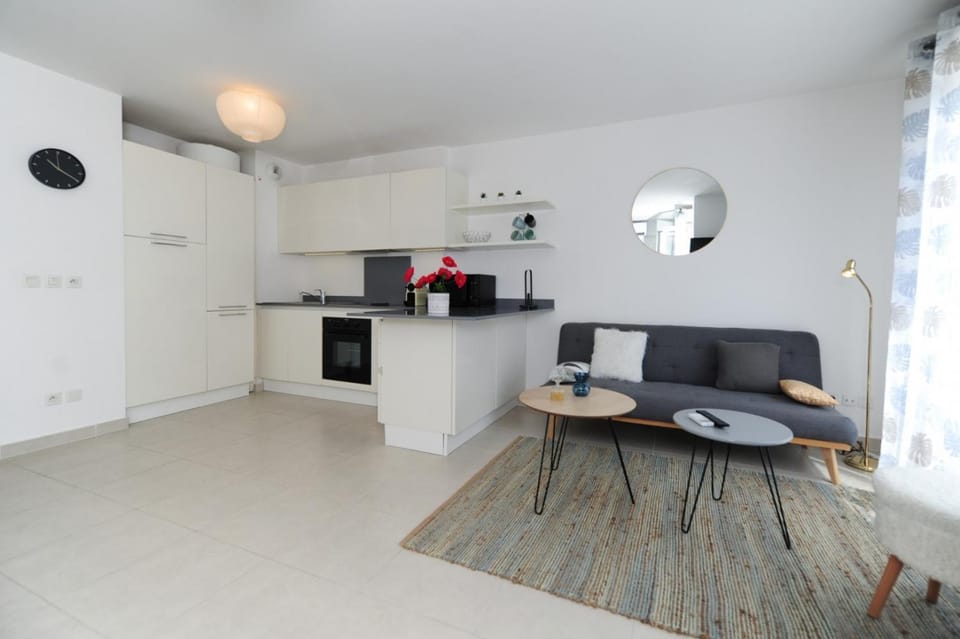 Kitchen or kitchenette, Living room
