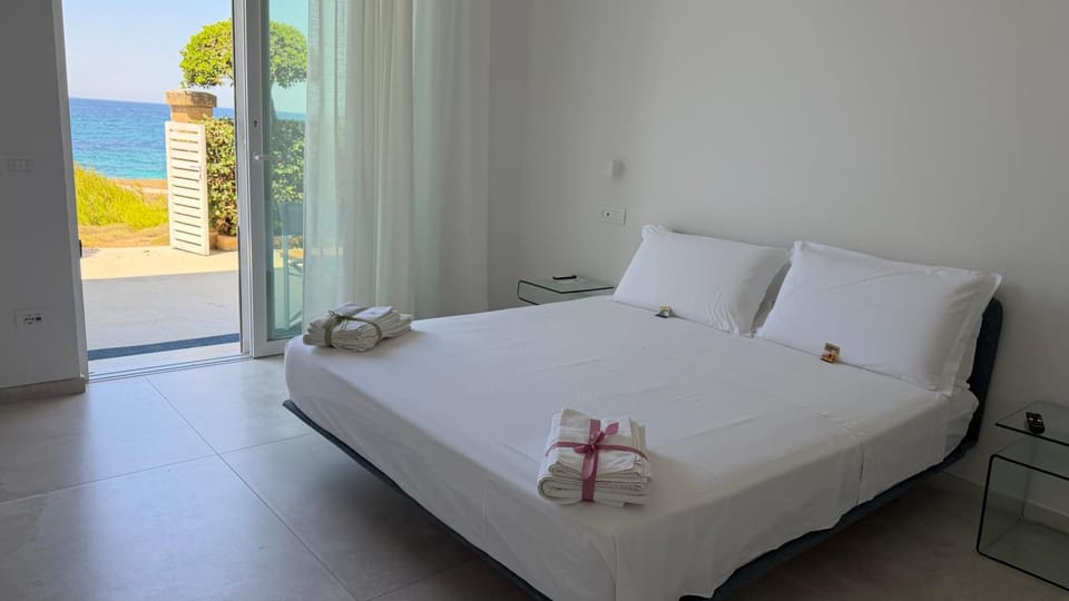 Bed, Sea view