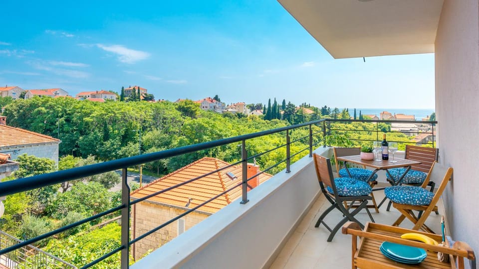 Balcony/Terrace, Garden view