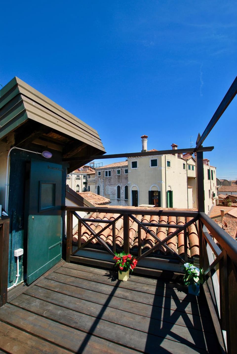 Property building, Patio, Balcony/Terrace, City view