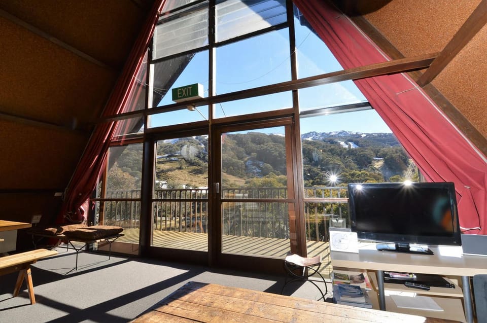 View (from property/room), Balcony/Terrace, Mountain view