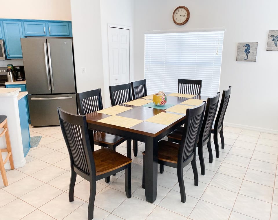 Dining area, On site