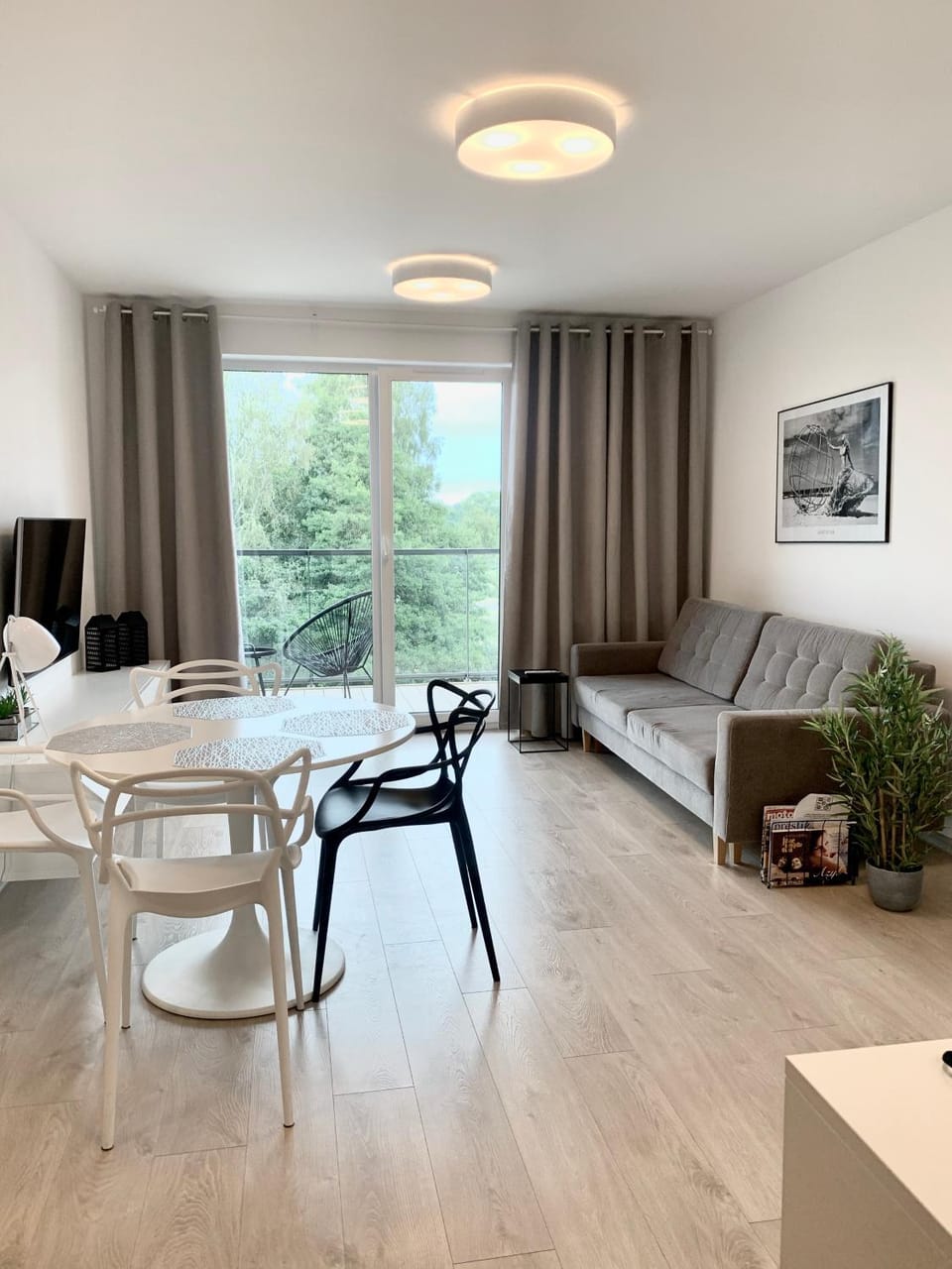 Living room, Seating area, Dining area