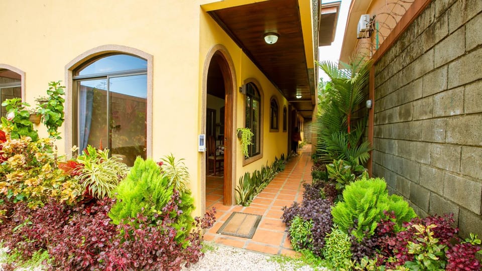 Sol y Luna Apartments Condo Near Downtown Apartment in La Fortuna
