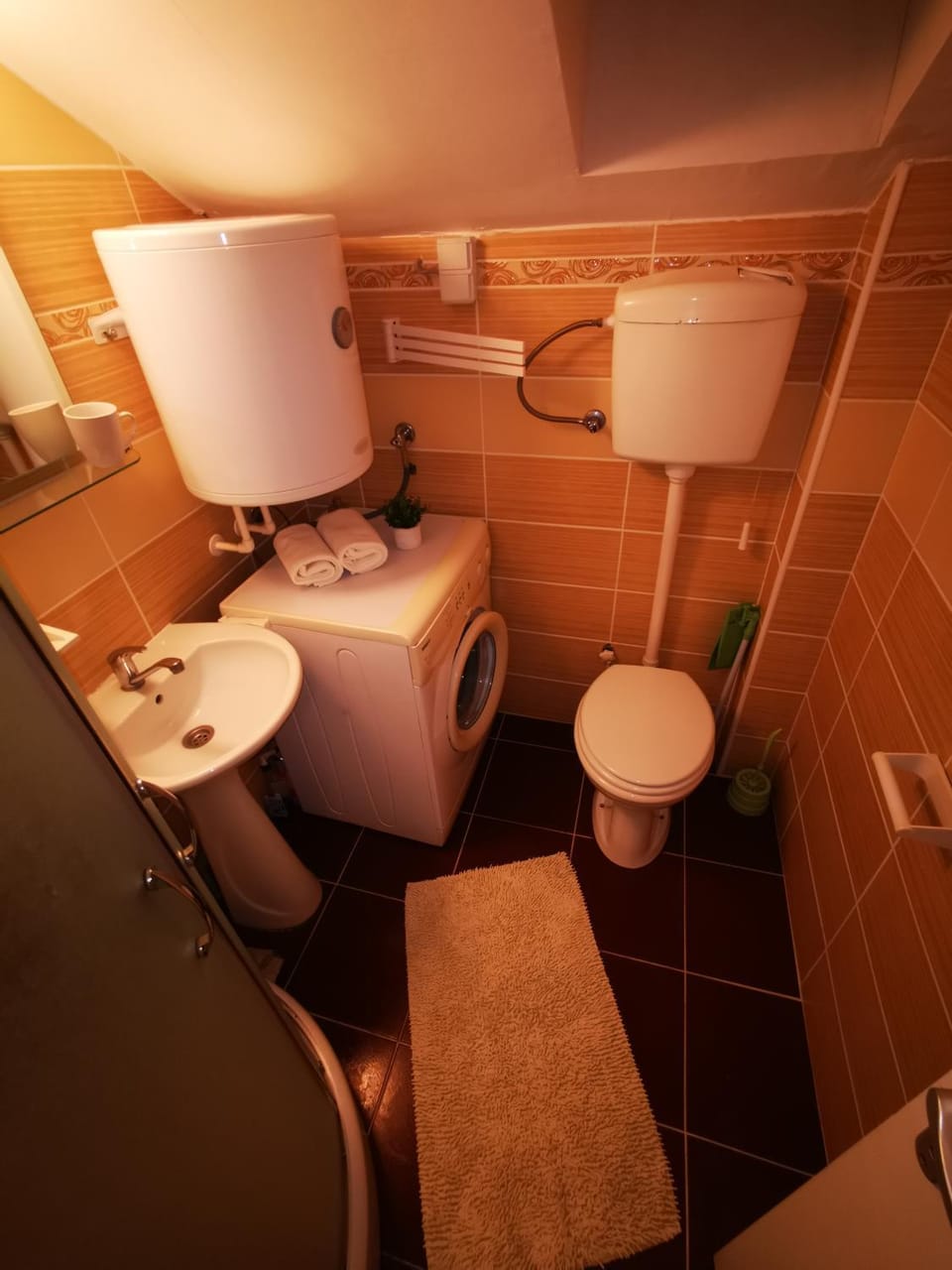 Toilet, Bathroom, towels, towels, washing machine, washing machine