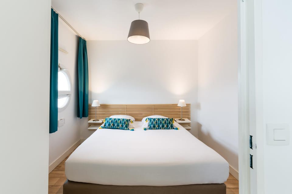 Bedroom, Family