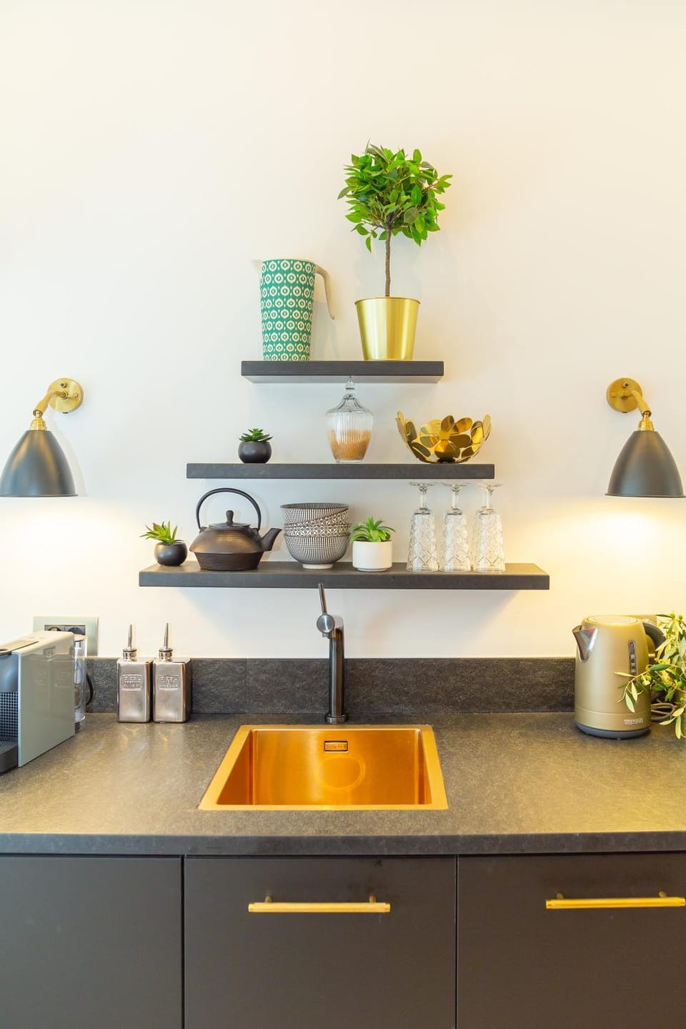 Coffee/tea facilities, Kitchen or kitchenette, Decorative detail