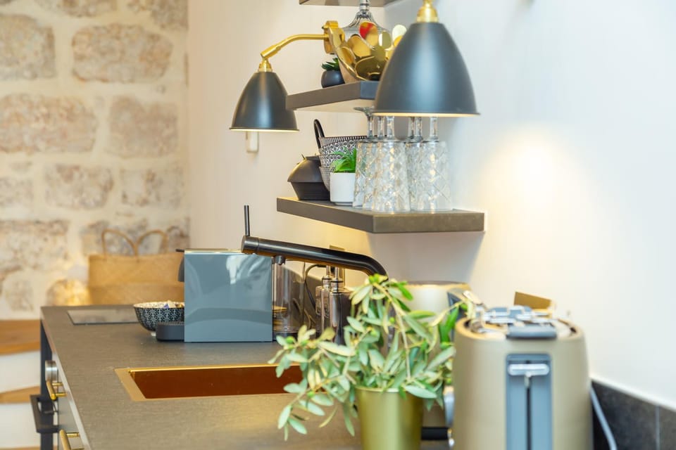 Coffee/tea facilities, Decorative detail