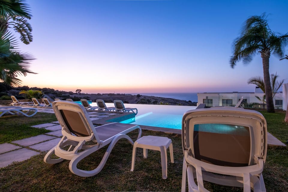 Day, Pool view, Sea view, Swimming pool, Sunrise, Sunset, sunbed
