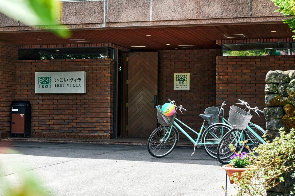 Property building, Facade/entrance, Cycling