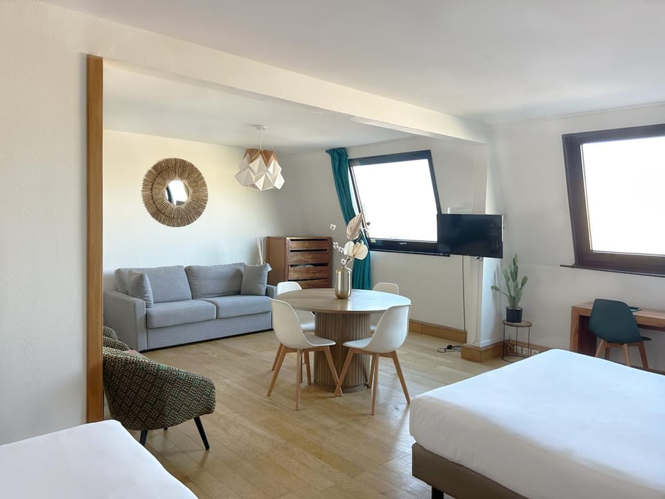 Photo of the whole room