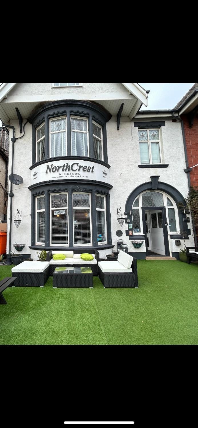 North Crest Bed and Breakfast in Blackpool