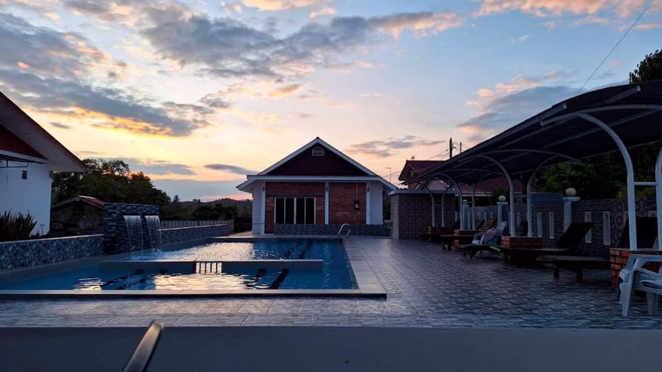 Property building, Swimming pool