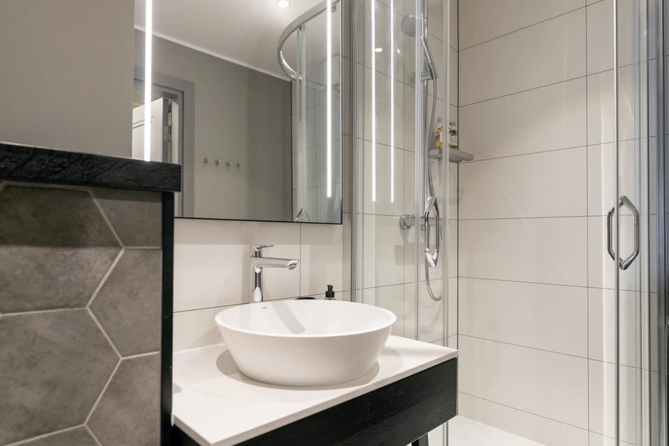 Shower, Bathroom