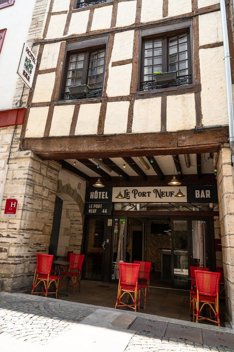 Property building, Facade/entrance