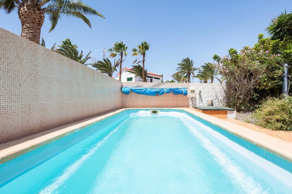 Home2Book Quiet Villa with Private Pool House in Maxorata
