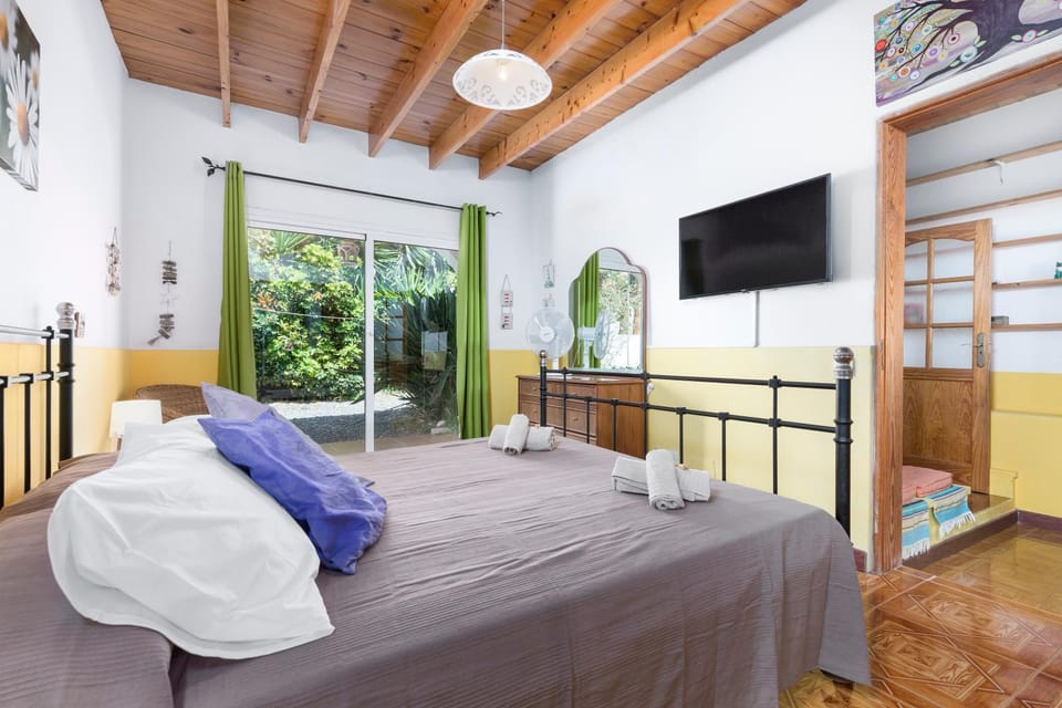 Home2Book Quiet Villa with Private Pool House in Maxorata