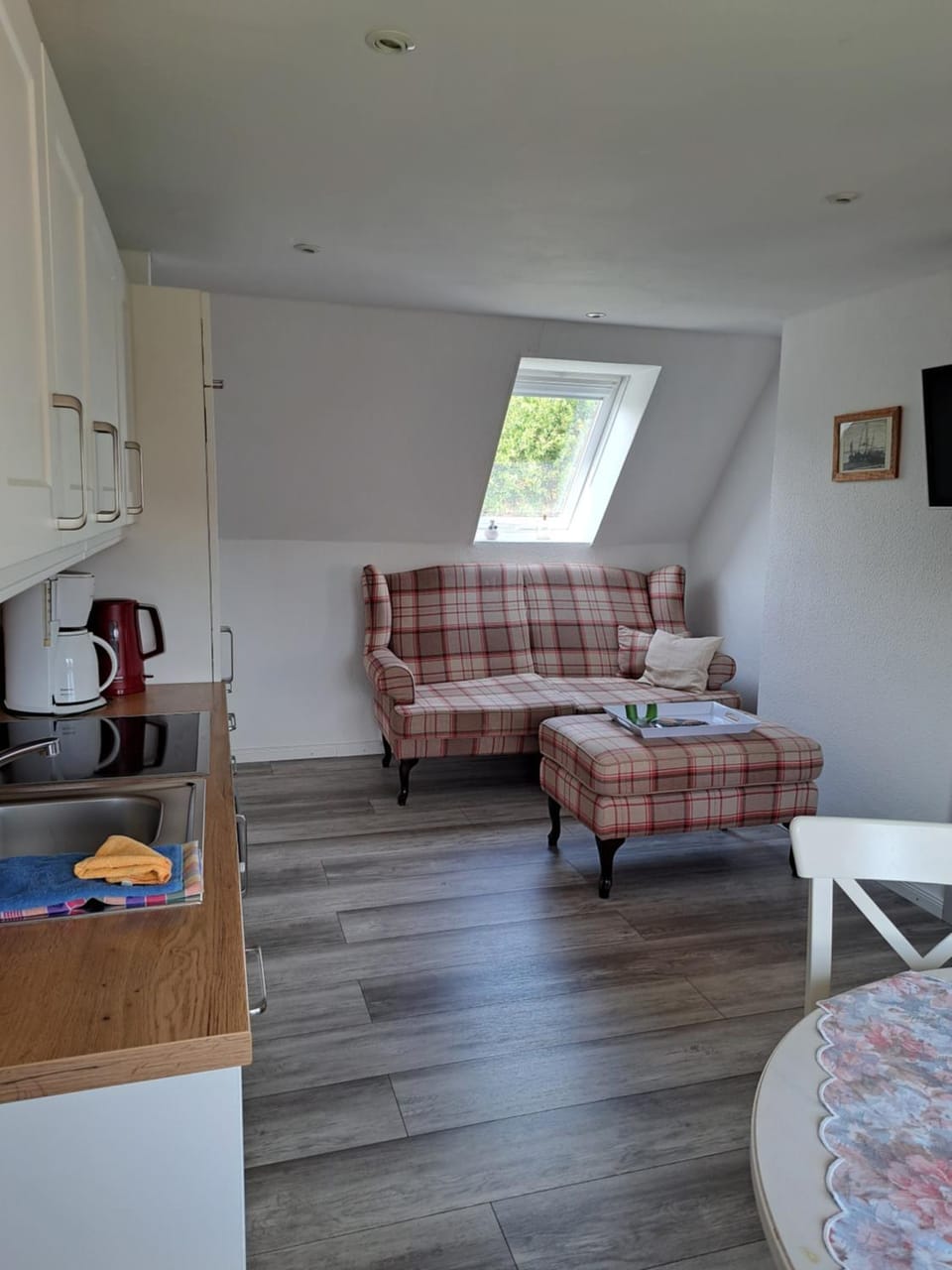 Kitchen or kitchenette, Living room, Dining area