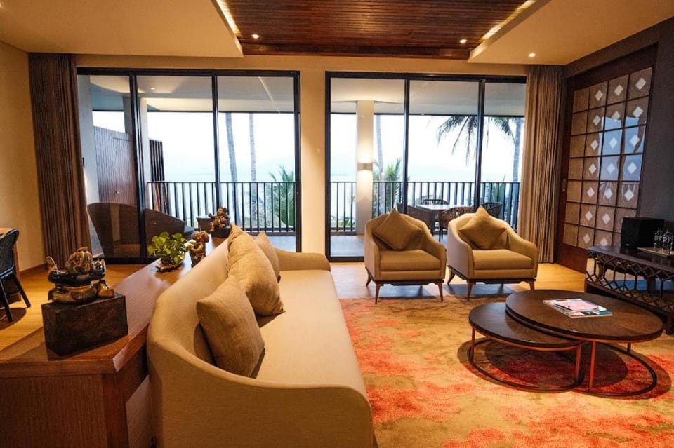 Living room, Seating area, Sea view, Sunrise