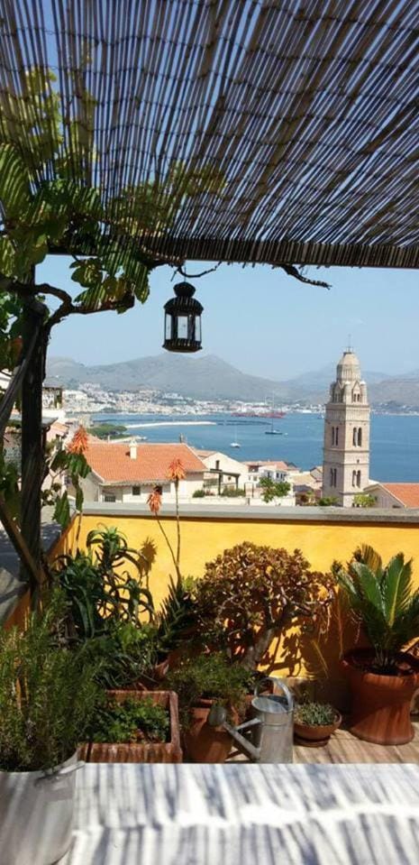 Balcony/Terrace, City view, Mountain view, Sea view