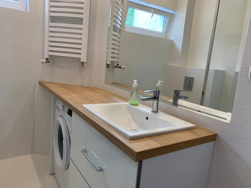 Bathroom, washing machine