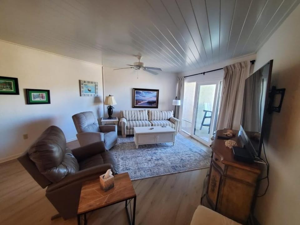 Island House F232 Condo Apartment in Butler Beach