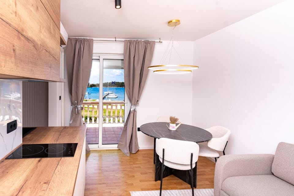 Living room, Dining area, Sea view