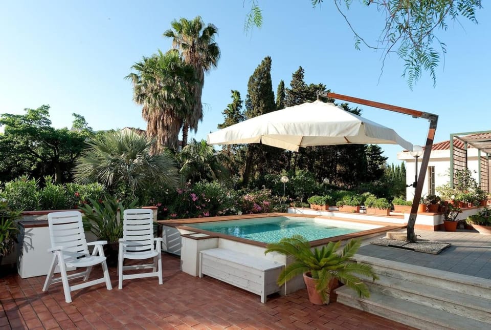 Hot Tub, Swimming pool, Swimming pool