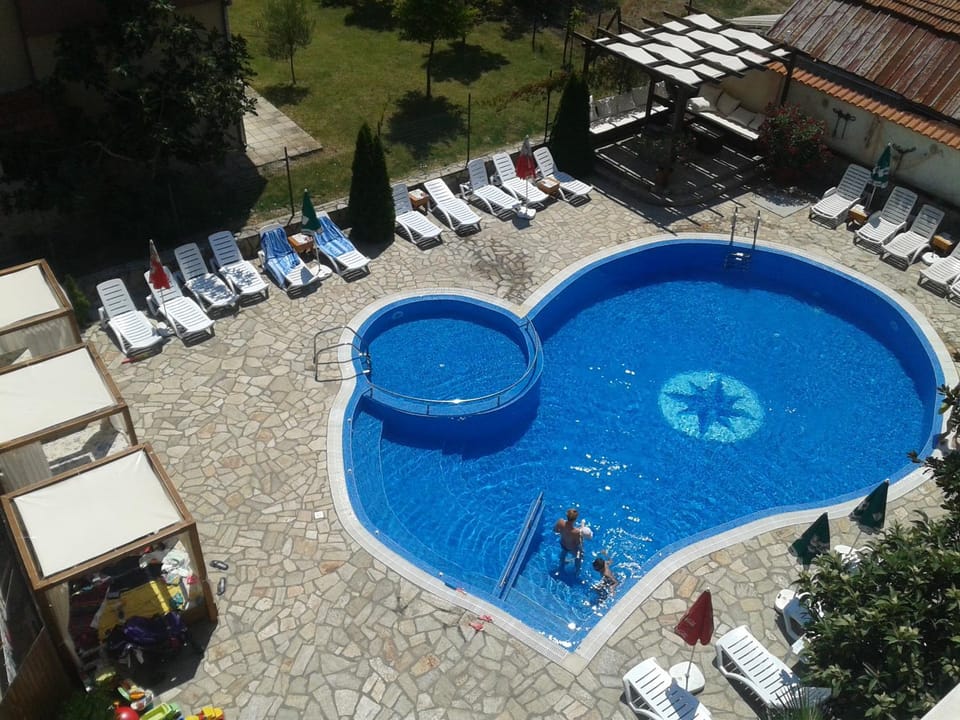 Garden, Swimming pool